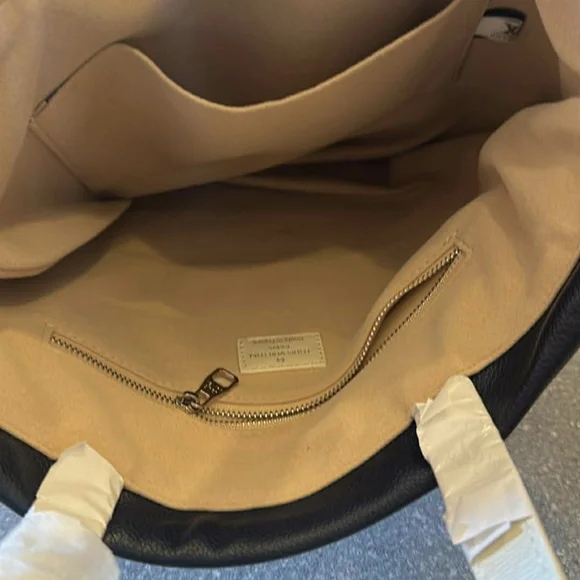 Buyers Choice Multiple Options Black and White Tote See All Photos - Picture 4 of 6